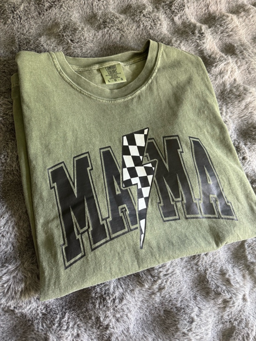 Comfort Colors Mama Graphic Tee Olive Green Lightning Bolt Checkered Size Large